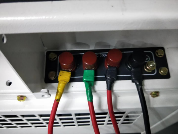 帶防雨棚柴油發(fā)電機樣式 大澤動力